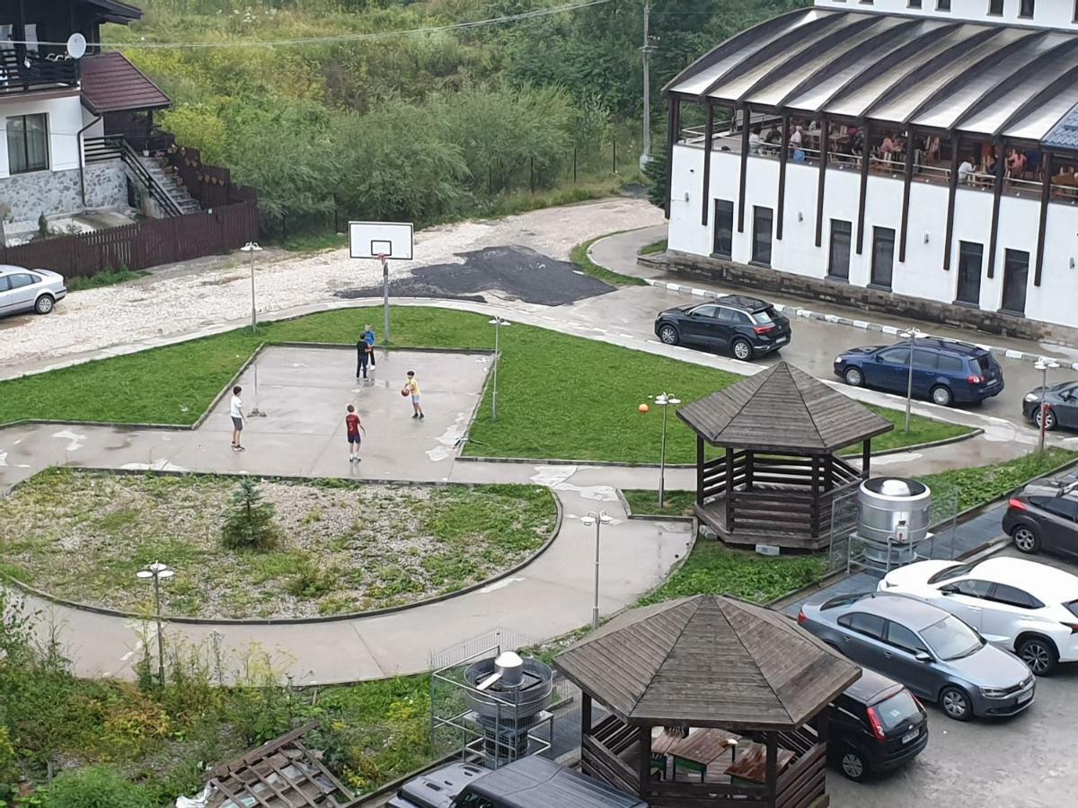 Apartamento Riky Apart Mountain View Sinaia Exterior foto